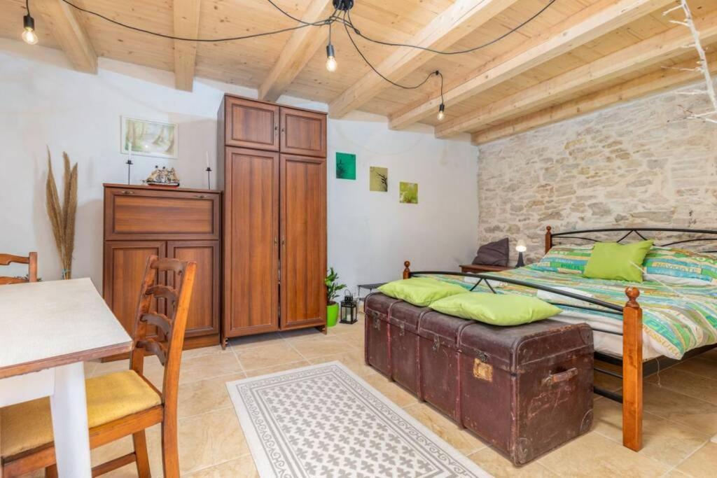 Casa Di Pietra Matelici Villa Divšići Kültér fotó