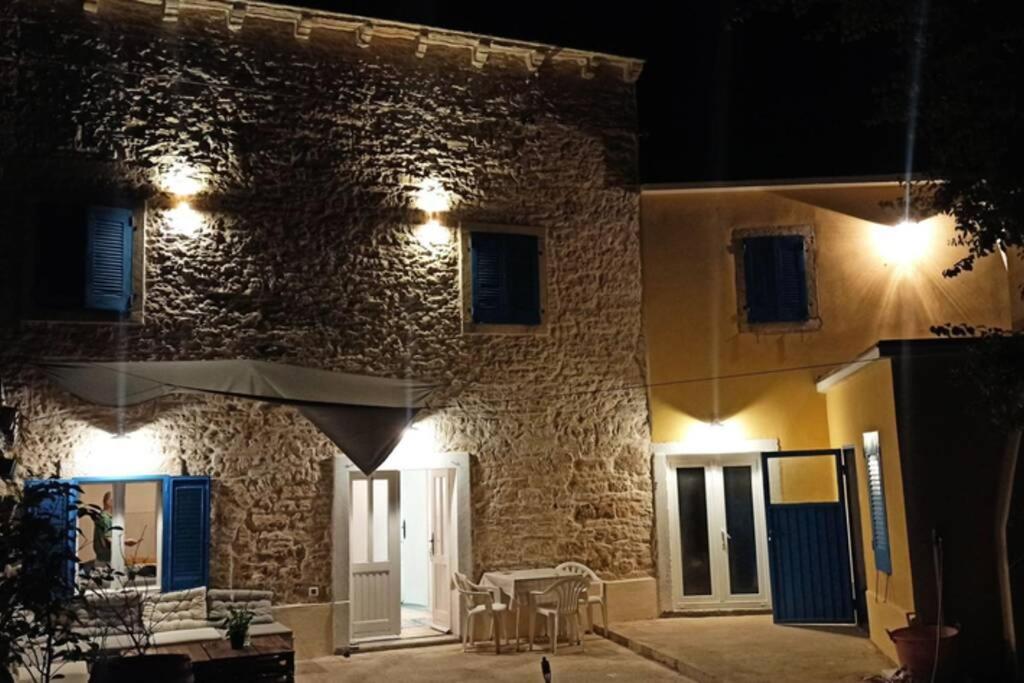 Casa Di Pietra Matelici Villa Divšići Kültér fotó