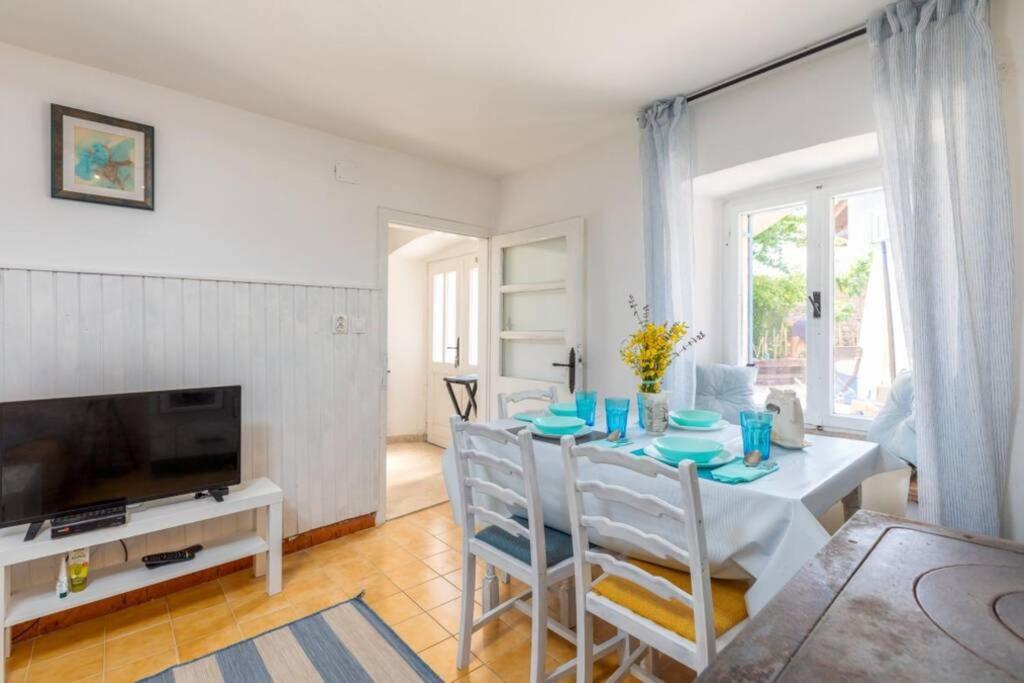 Casa Di Pietra Matelici Villa Divšići Kültér fotó