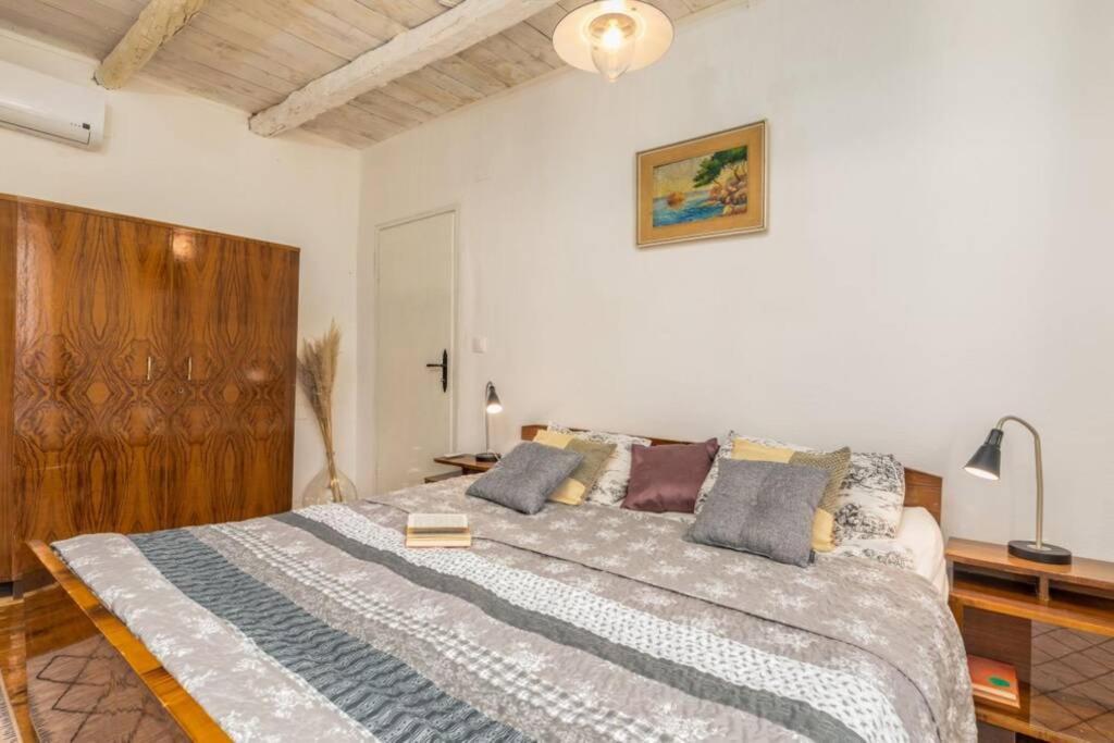 Casa Di Pietra Matelici Villa Divšići Kültér fotó