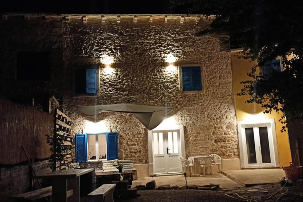 Casa Di Pietra Matelici Villa Divšići Kültér fotó