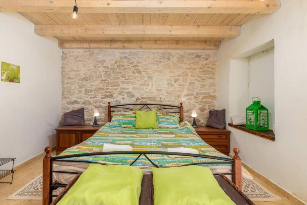 Casa Di Pietra Matelici Villa Divšići Kültér fotó