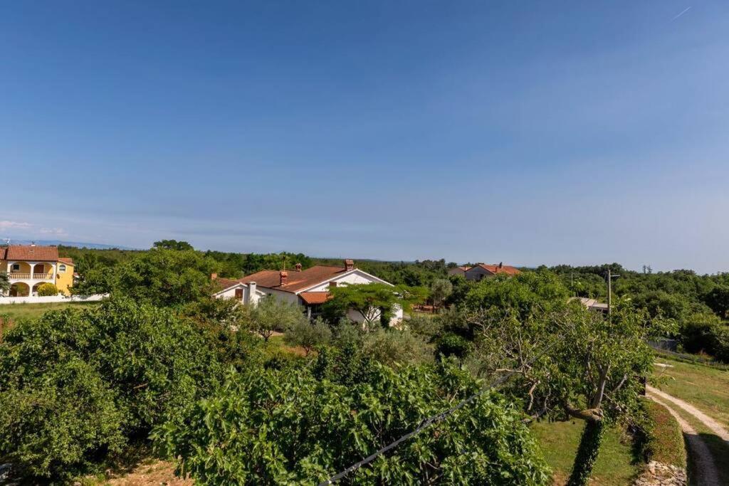 Casa Di Pietra Matelici Villa Divšići Kültér fotó